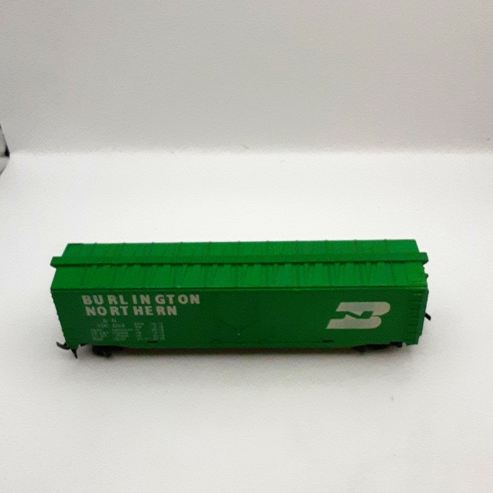 Vintage Tyco HO Scale Burlington Northern Toy Train Box Car 7"